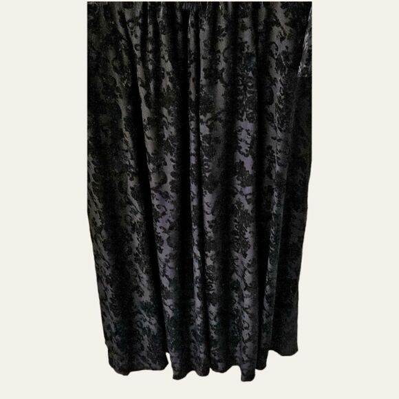 TORRID Black Sexy Lace Burnout Velvet Bell Sleeve MAXI Dress Plus Size 2X - Picture 6 of 16